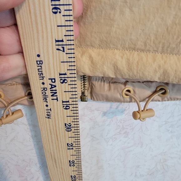 Thread & Supply Beige Vest With Sherpa Around Arm Holes And Neck, Sz Med - Picture 6 of 10